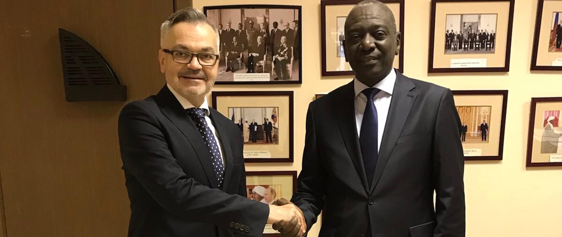 982F492A-4F66-4E22-8C20-5BE909736975