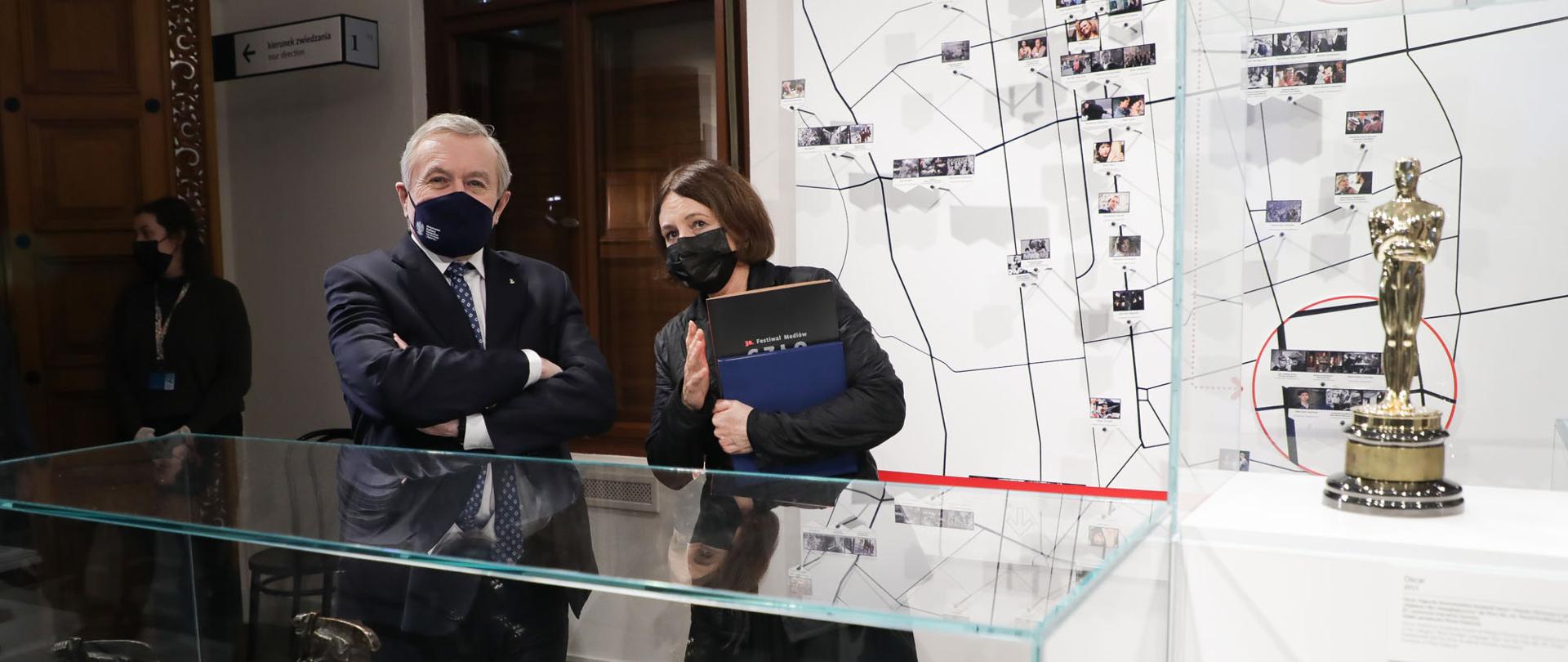 Wicepremier Piotr Gliński zwiedził wystawę „Łódź filmowa” w Muzeum Kinematografii, fot. Danuta Matloch