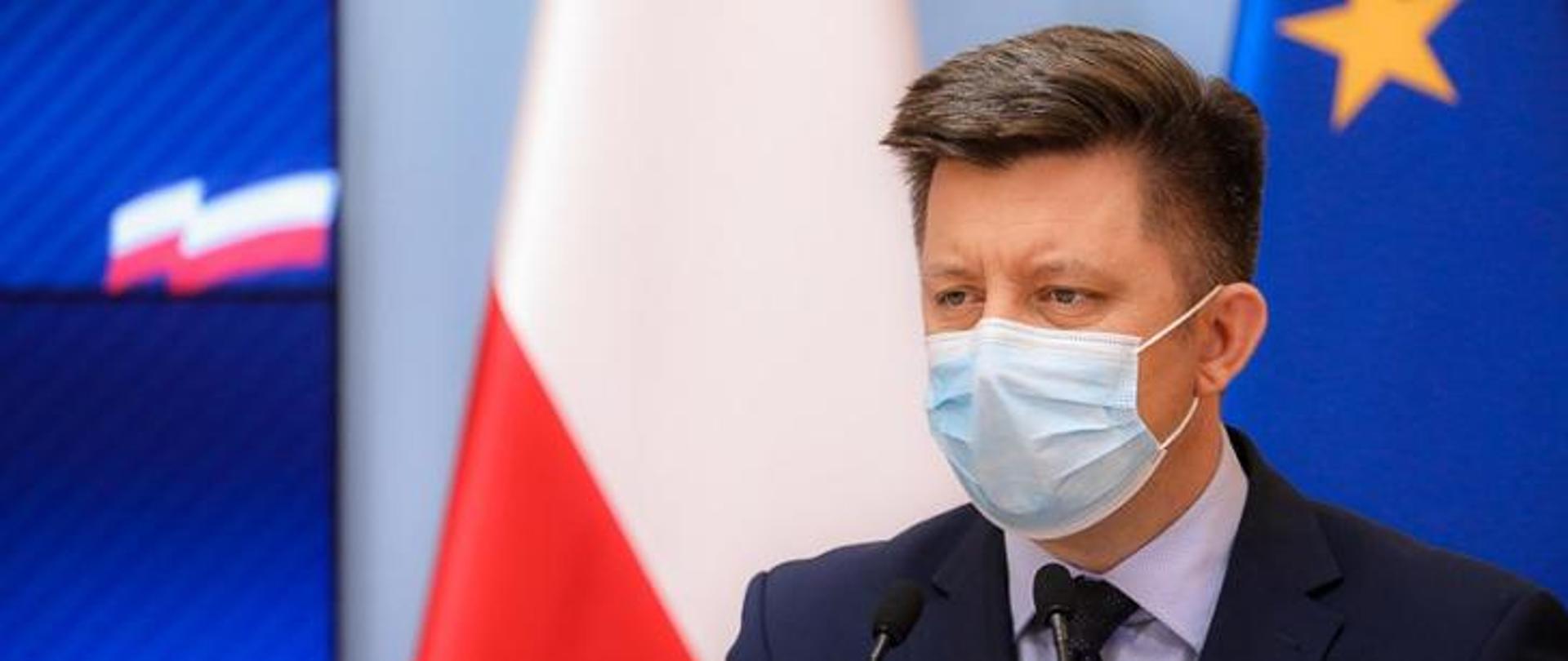 minister podczas konferencji prasowej