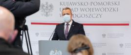 Wojewoda podczas konferencji prasowej poświęconej zaprezentowaniu wyników konkursu Rosnąca Odporność w województwie kujawsko-pomorskim.