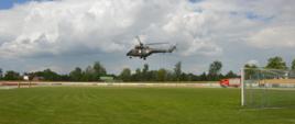 Lądowanie śmigłowca wojskowego w Rawiczu