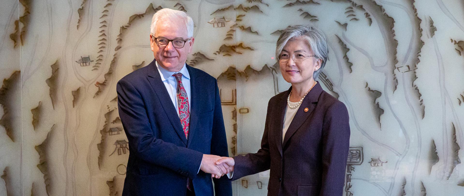 Minister Jacek Czaputowicz visits Seoul