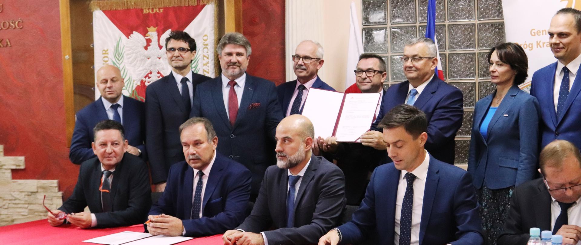 Generalna Dyrekcja Dróg Krajowych i Autostrad podpisała umowę na projekt i budowę 11,5 km drogi ekspresowej S19 od węzła Nisko Południe do węzła Podgórze