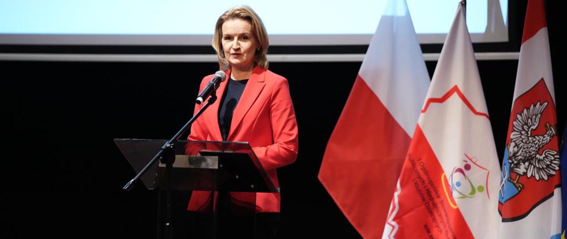 Wiceminister Barbara Socha na konferencji poświęconej opiece żłobkowej