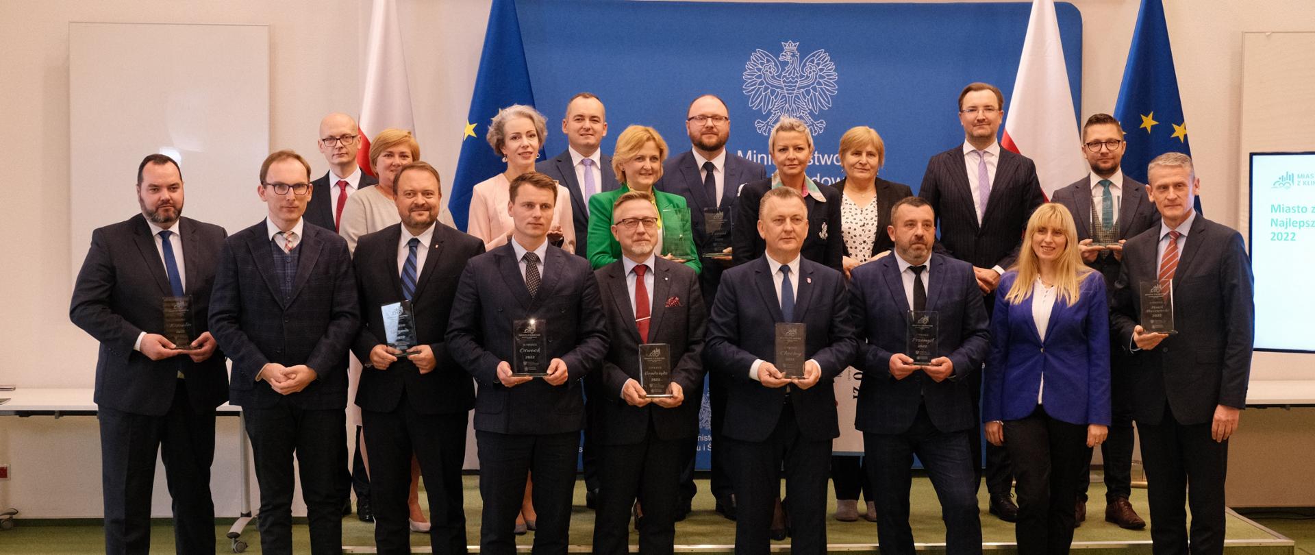 72dbbc9b-f16b-4f21-be52-bf9960528d88