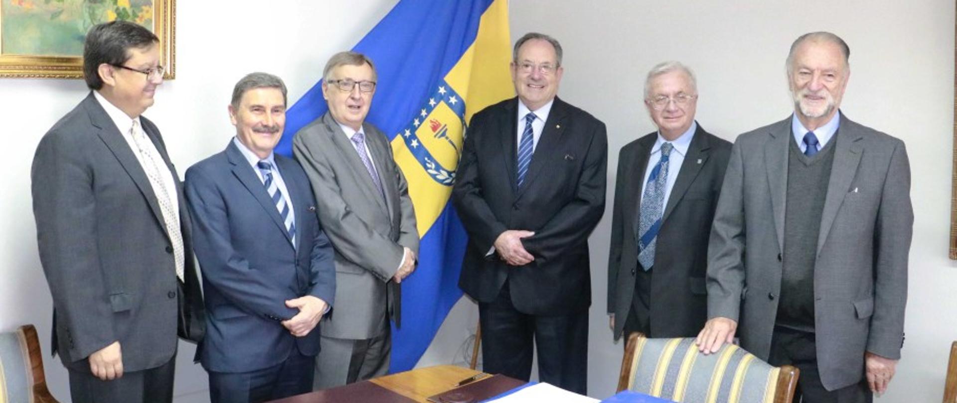 Rector de la Universidad  de Concepción, el rector de la Univ. Jagellónica, el decano de su Facultad de Medicina y el Director de Relaciones Internacionales de la U. de Concepción, prof. Kazimierz Strzałka y prof. Mario Suwalsky.