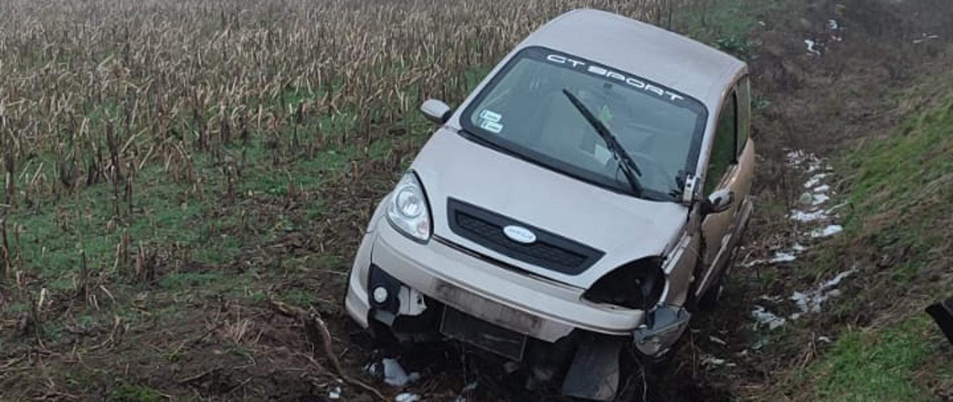 Kolizja drogowa w m. Trętowo-Pełzy