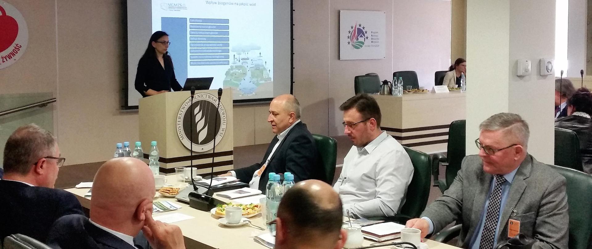 Przemawia zastępca dyr. dep. rybołówstwa