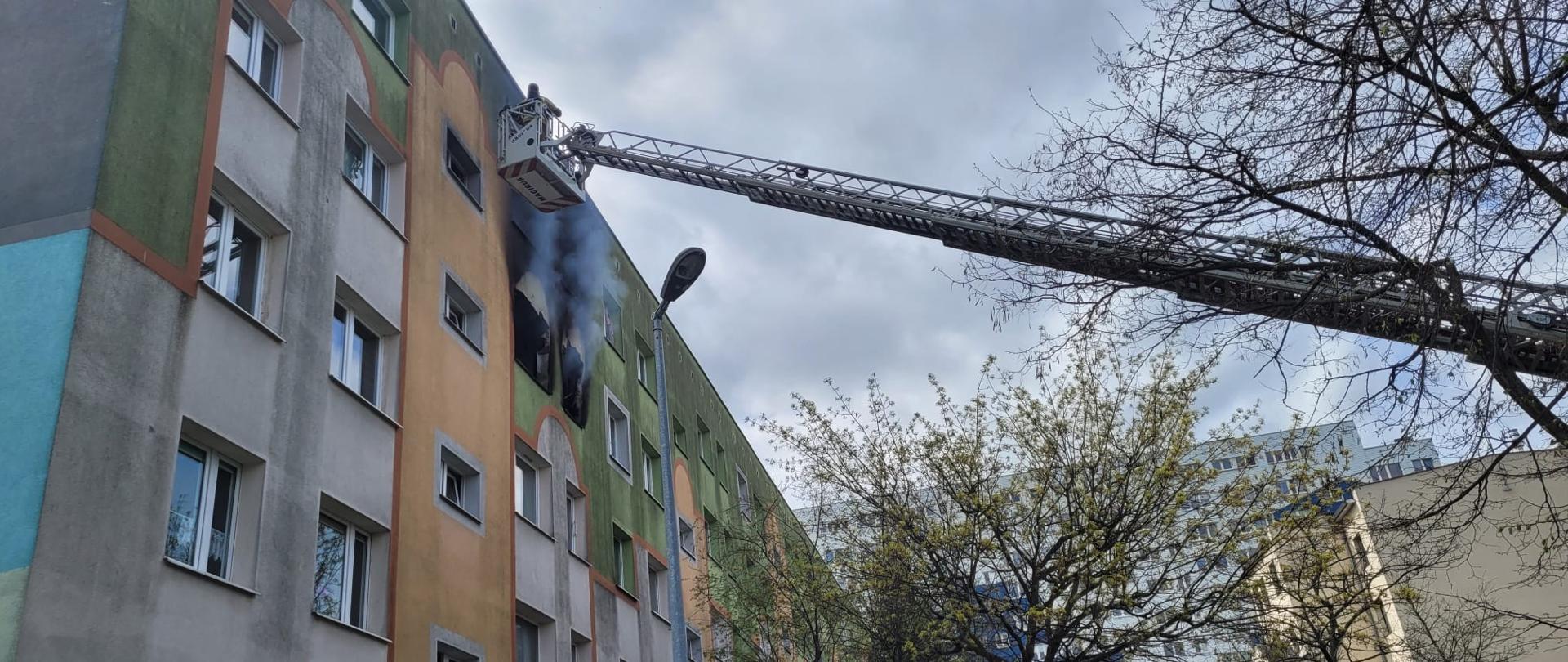 Pożar w mieszkaniu przy ul. Horyzontalnej w Legnicy