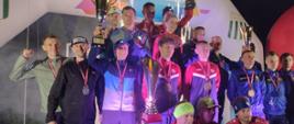 Reprezentacja województwa świętokrzyskiego z asp. Arturem Karaskiem w składzie wicemistrzem Polski w biegu na 10 km