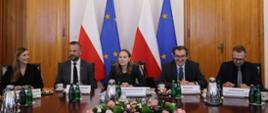 The photo shows Minister Katarzyna Pełczyńska-Nałęcz with other meeting participants