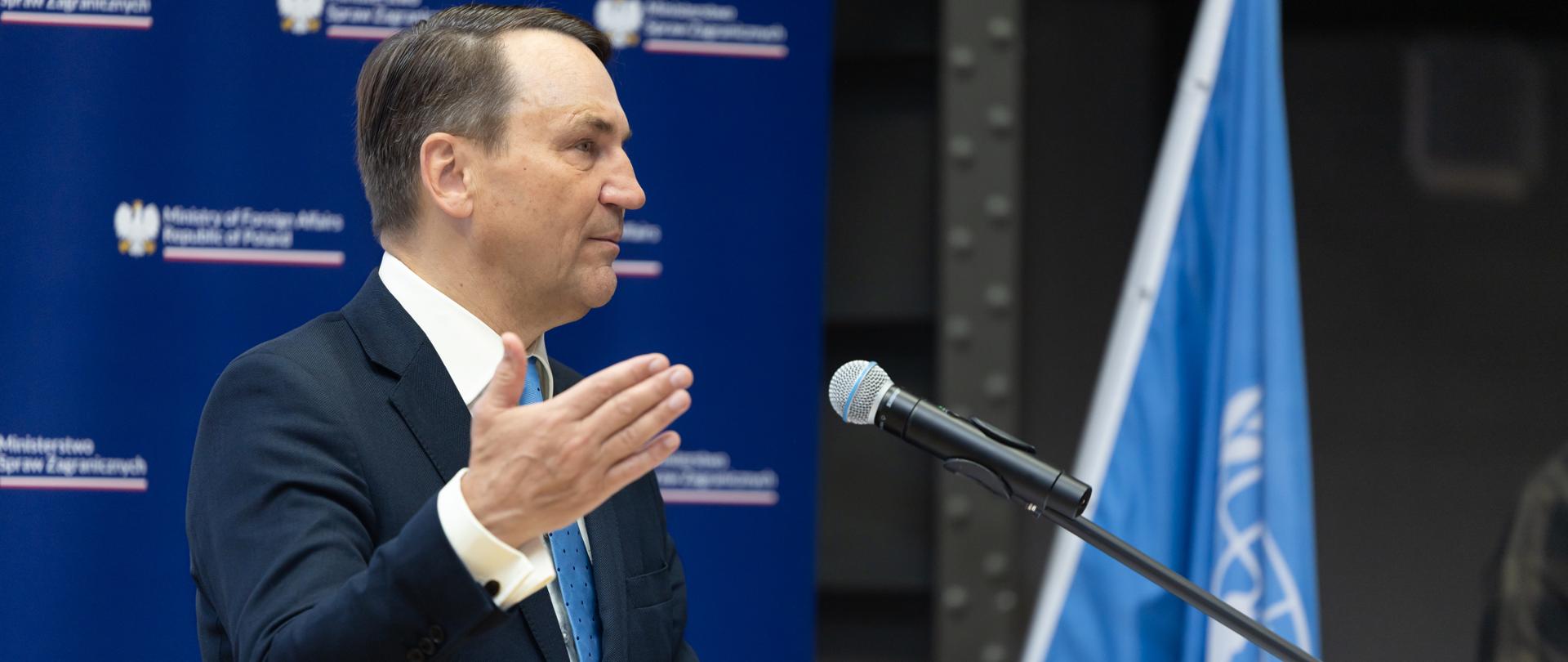 Wicepremier Radosław Sikorski podczas konferencji z okazji 80. rocznicy powołania ONZ