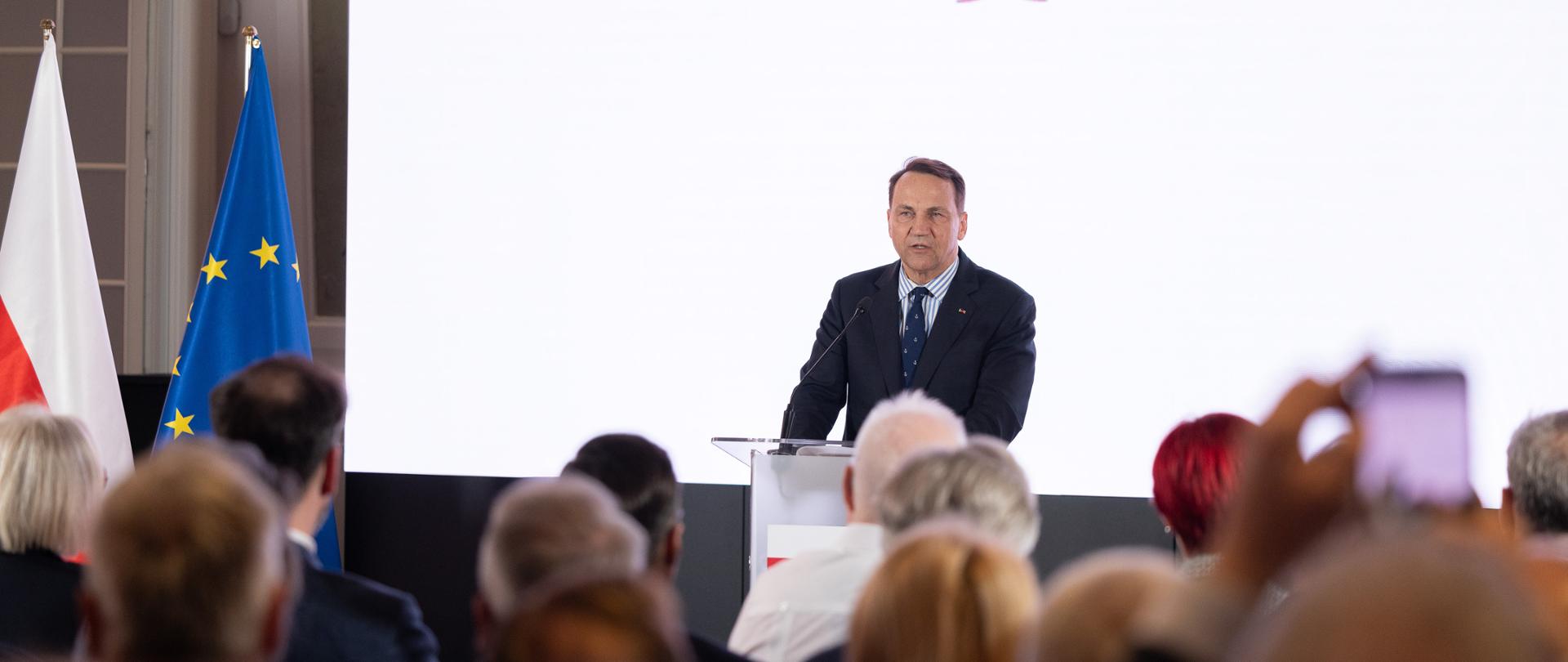 Wicepremier, minister spraw zagranicznych Radosław Sikorski na wręczeniu Nagrody Solidarności im. Lecha Wałęsy
