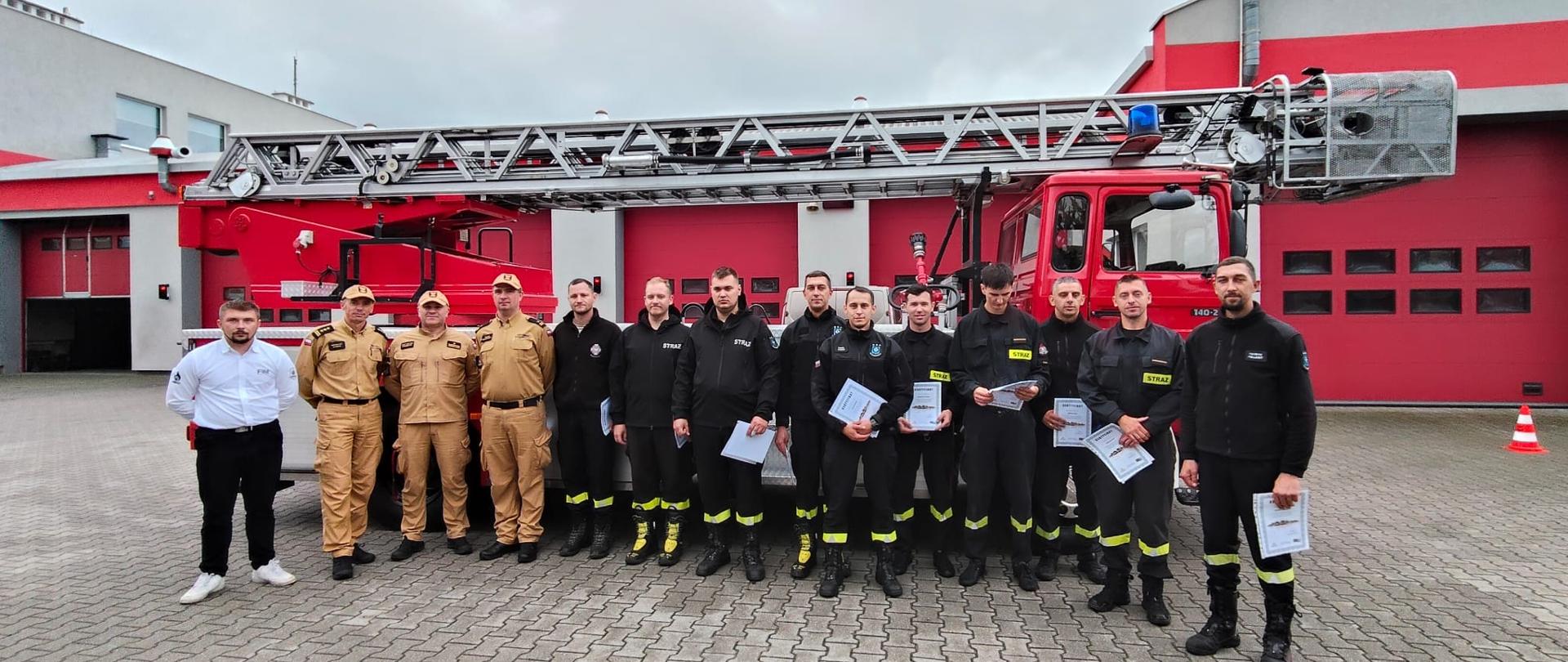 szkolenie doskonalące dla kierowcy samochodu z drabiną mechaniczną