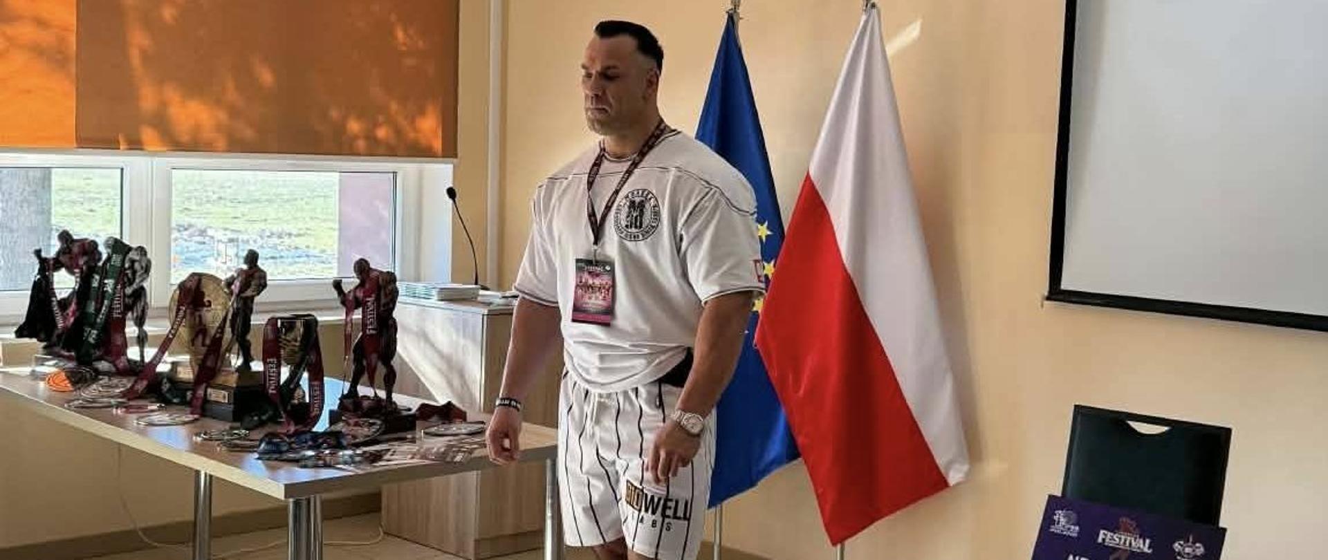 Spotkanie uczniów z absolwentem szkoły - Kamilem Mroczkiem