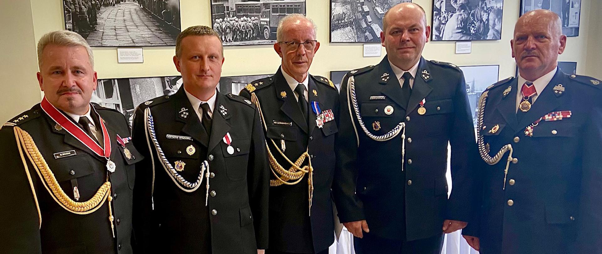 Komendant Powiatowy Państwowej Straży Pożarnej w Przasnyszu odznaczony Złotym Znakiem Związku OSP RP