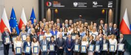 Wspólne zdjęcie laureatów konkursu "Urząd Skarbowy Przyjazny Przedsiębiorcy"