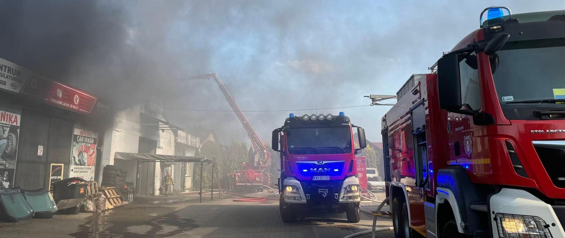 Pożar hali w Niepołomicach