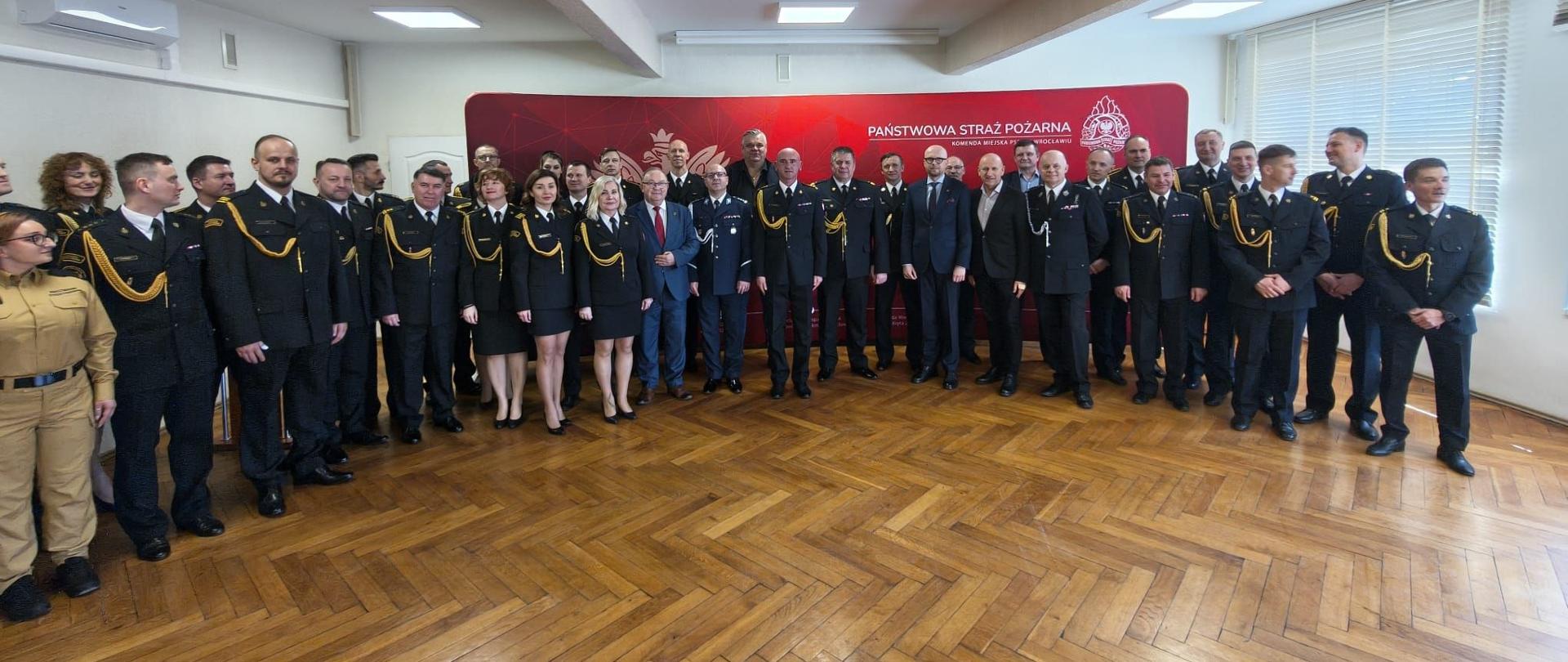 Uroczysta zbiórka w Komendzie Miejskiej Państwowej Straży Pożarnej we Wrocławiu