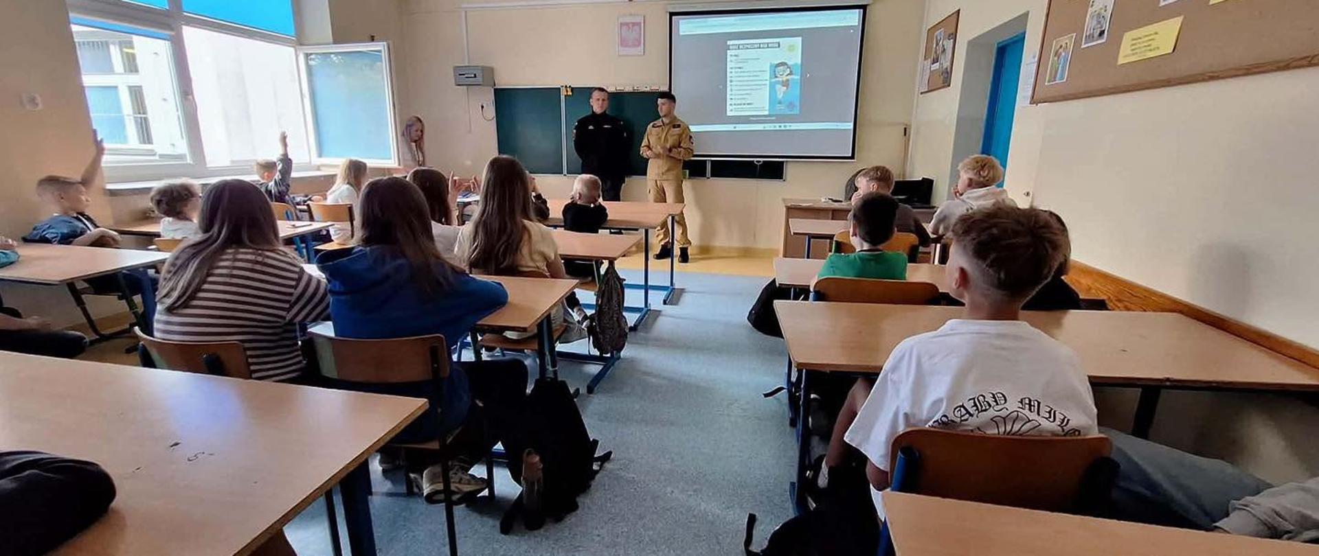 Spotkania i prelekcje dotyczące bezpieczeństwa w okresie wakacyjnym 