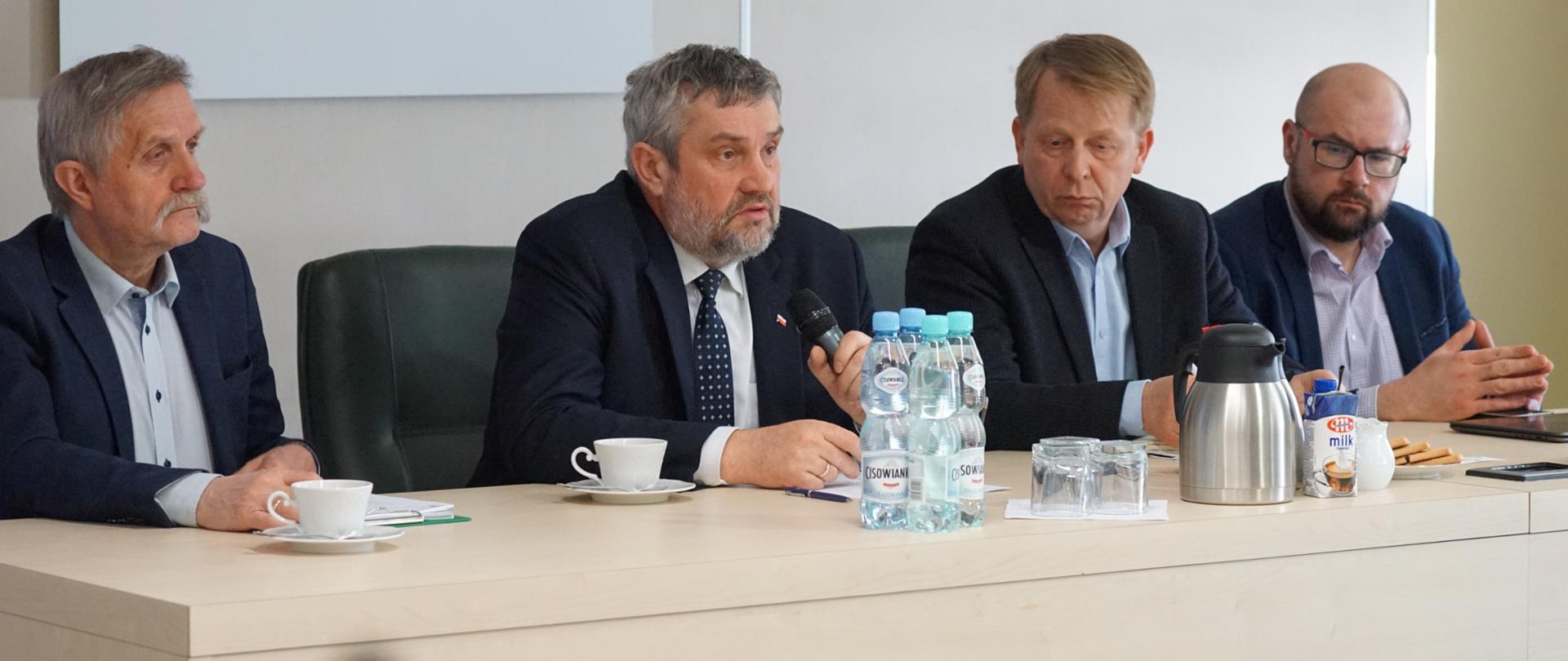 Minister podczas spotkania grupy roboczej ds. wołowiny