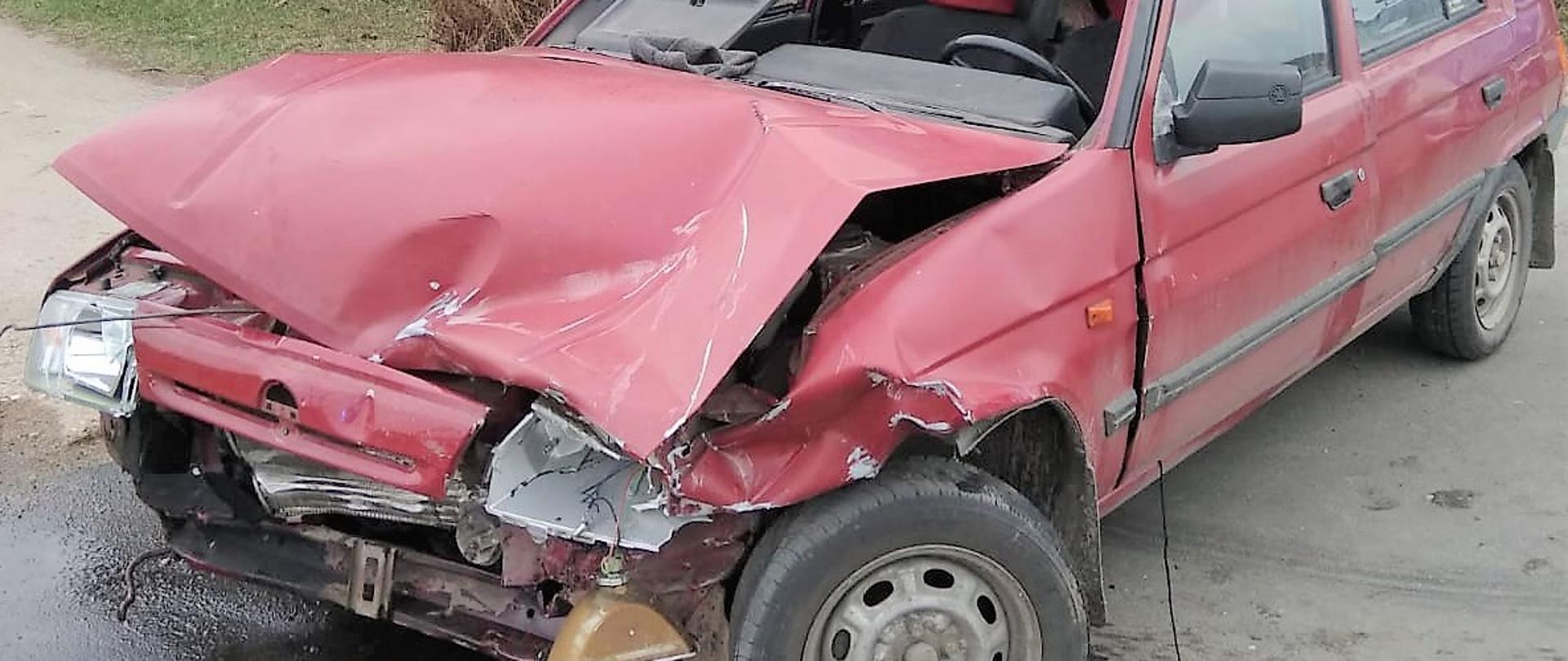 Wypadek dwóch samochodów osobowych w miejscowości Sątrzaska