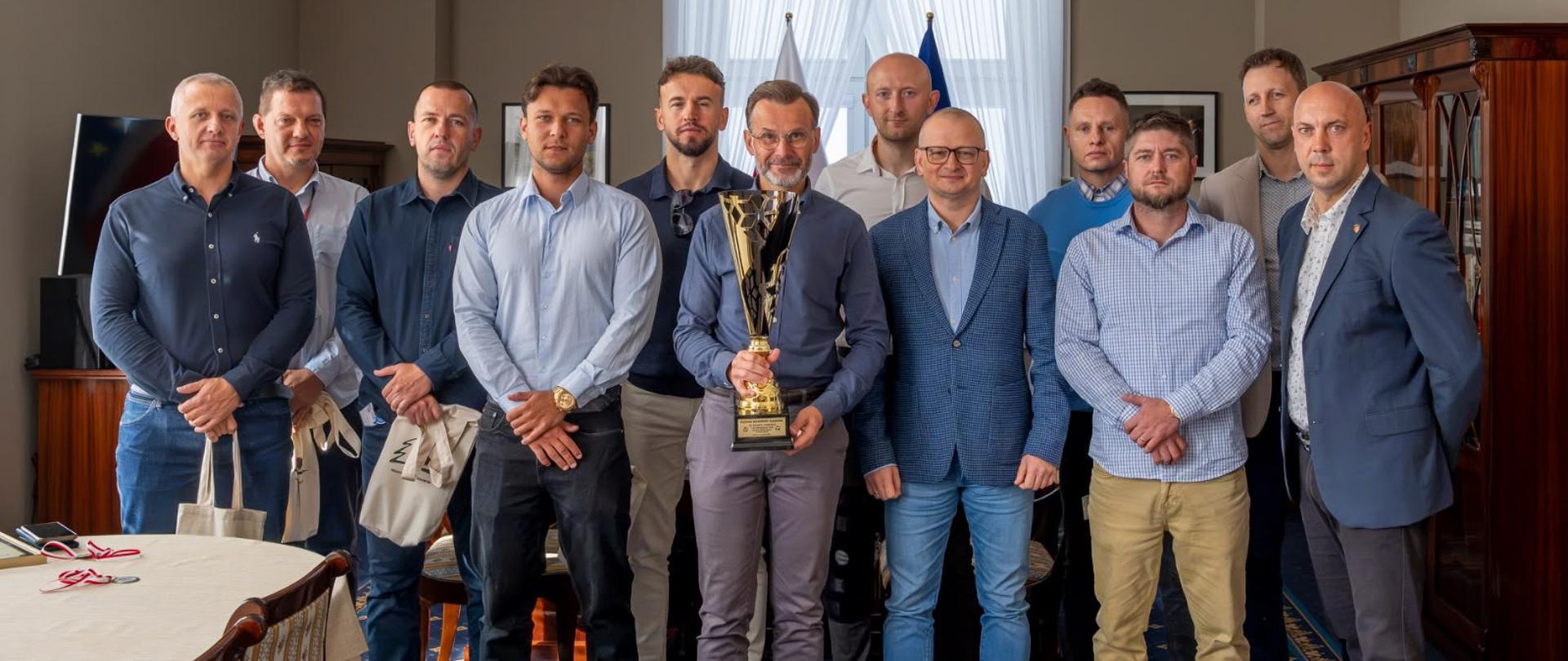 Reprezentacja naszego urzędu wywalczyła 2. miejsce w XIV Mistrzostwach Polski Urzędów Wojewódzkich w piłce nożnej