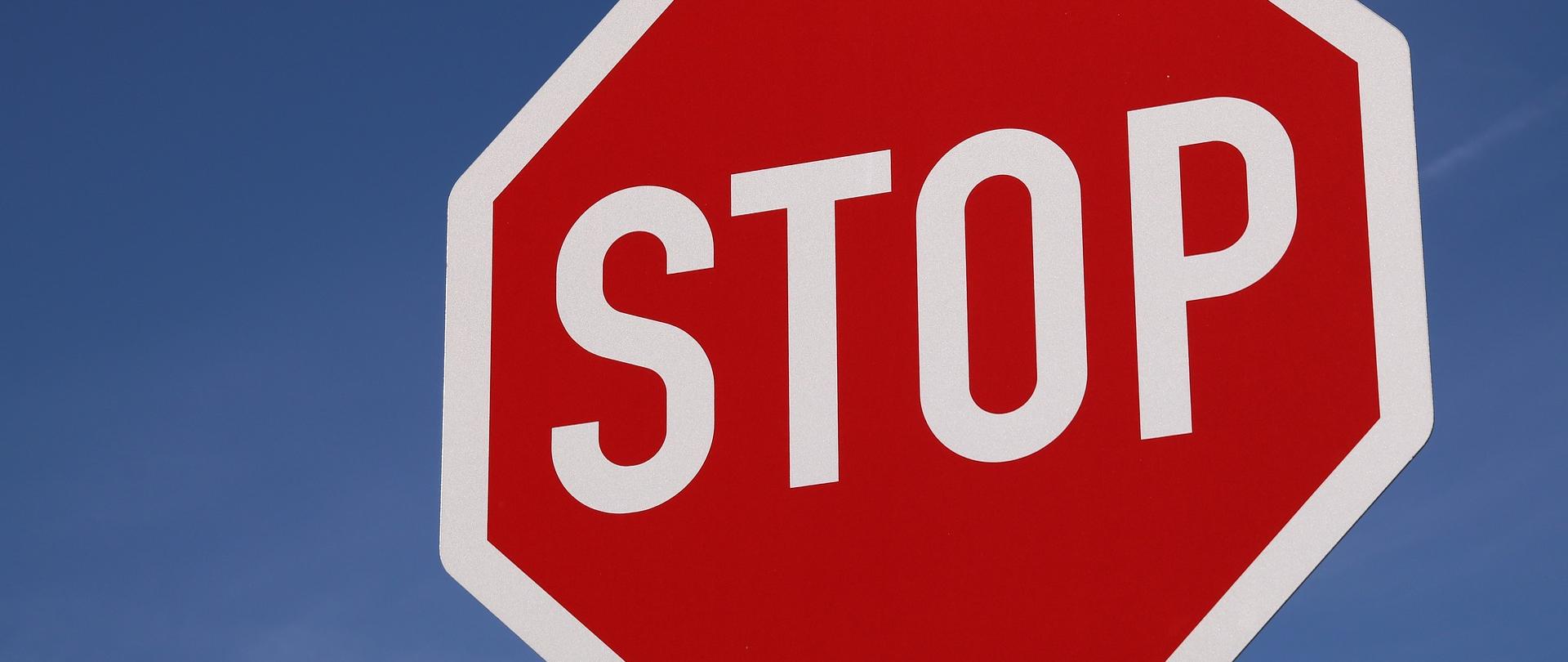 znak drogowy STOP