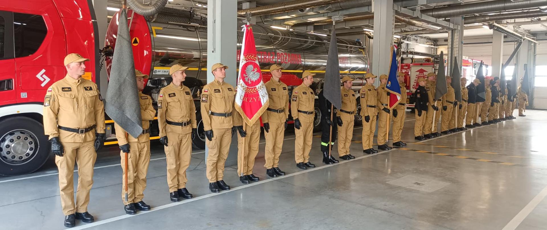 Szkolenie członków pocztów sztandarowych i flagowych