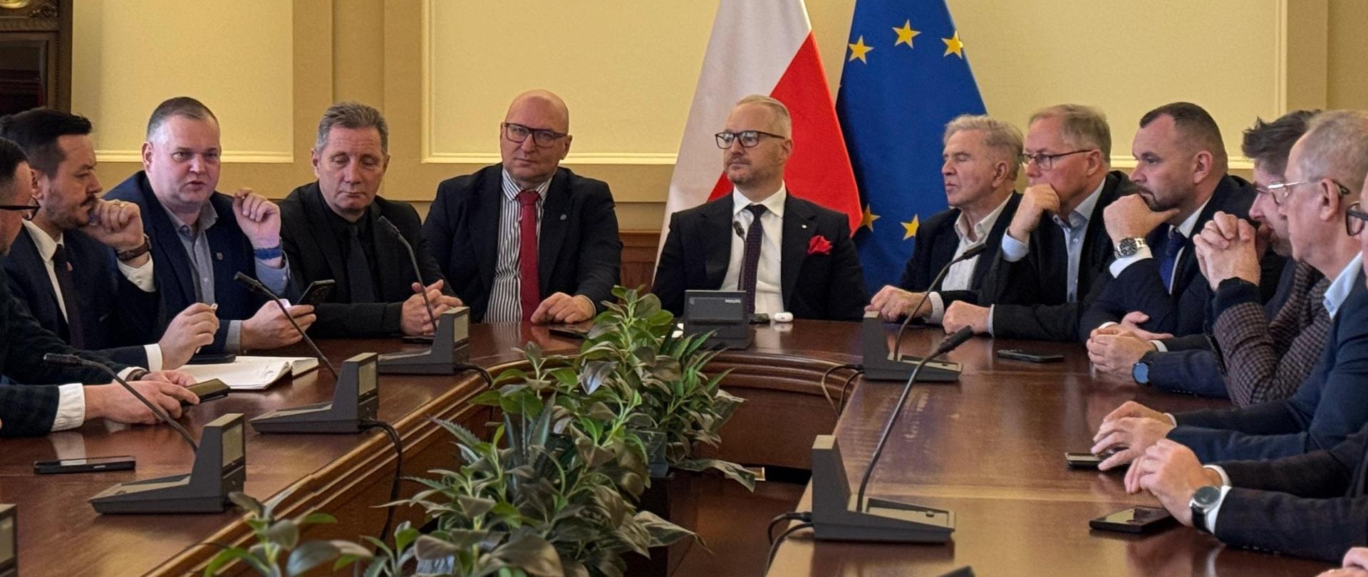 Wojewoda Radosław Król na posiedzeniu Konwentu Powiatów