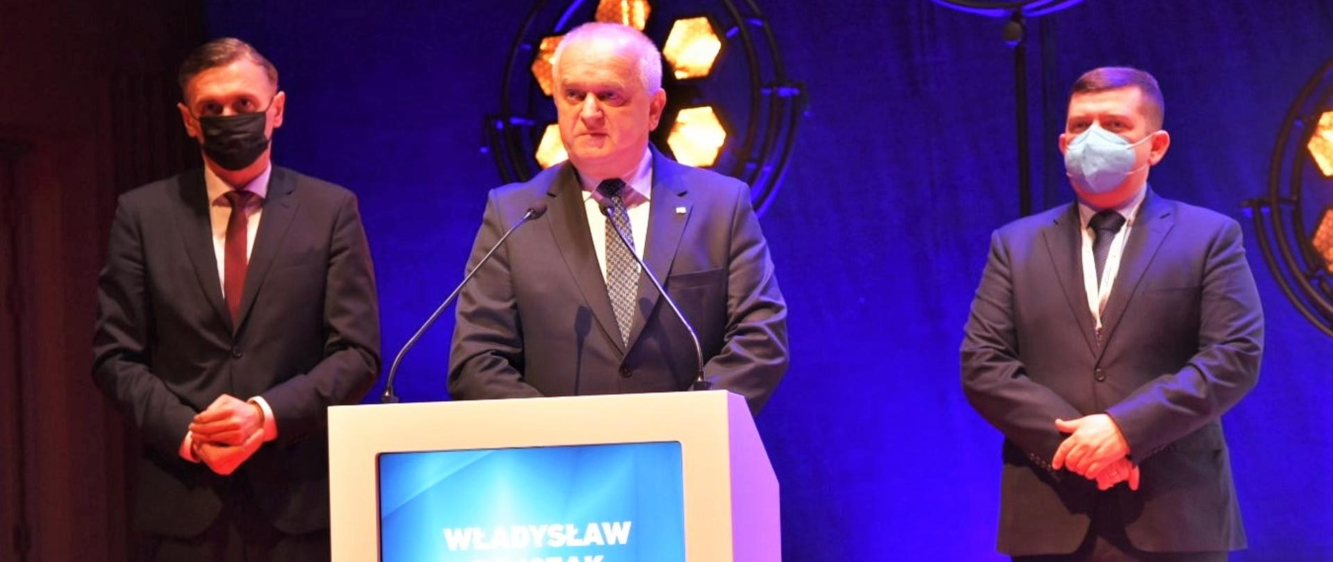 Wojewoda podczas przemówienia