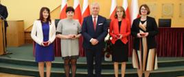 Odznaczeni pracownicy WSSE w Opolu z Wojewodą Opolskim