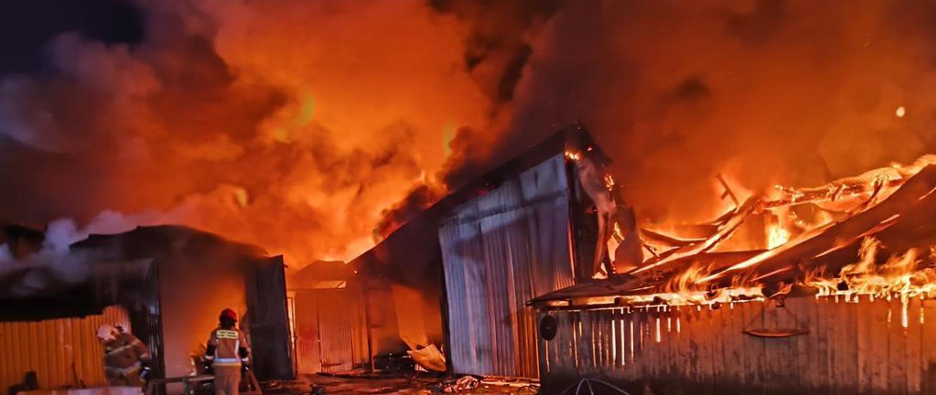 Pożar kompleksu budynków gospodarczych w miejscowości Podborek