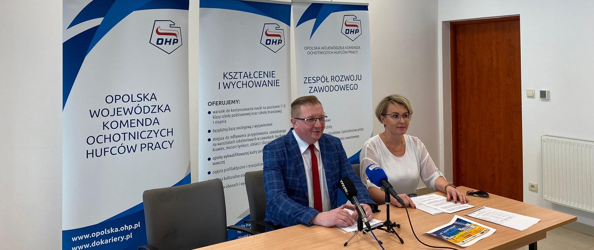 Wicewojewoda opolski wraz z komendant Wojewódzkiej OHP Opole