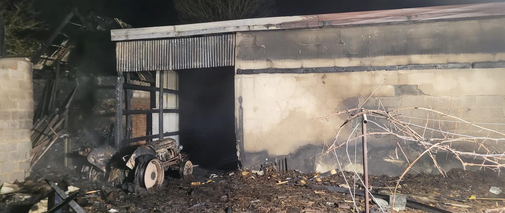 POŻAR BUDYNKU GOSPODARCZEGO W MIEJSCOWOŚCI BUDKI NOWE