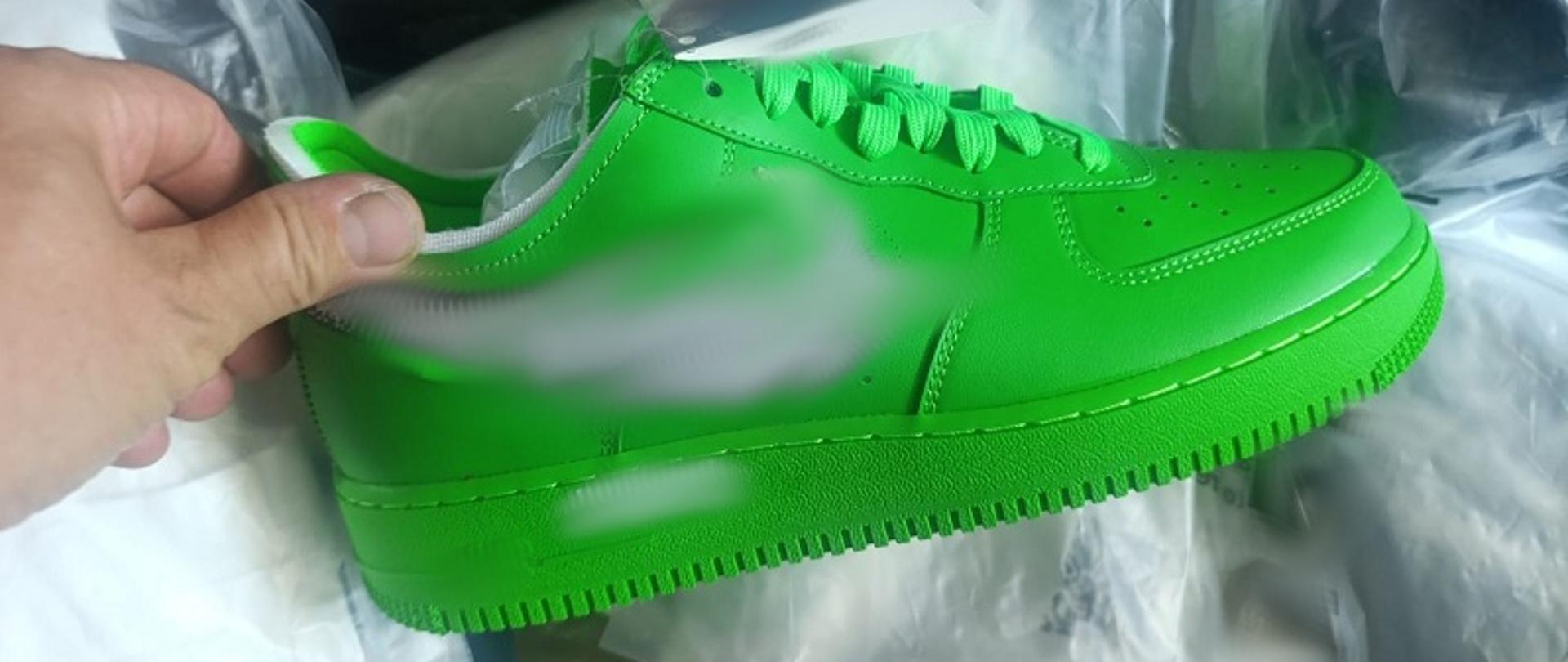 Buty sportowe.