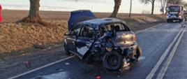 Na zdjęciu uszkodzona Toyota Yaris po zdarzeniu drogowym.