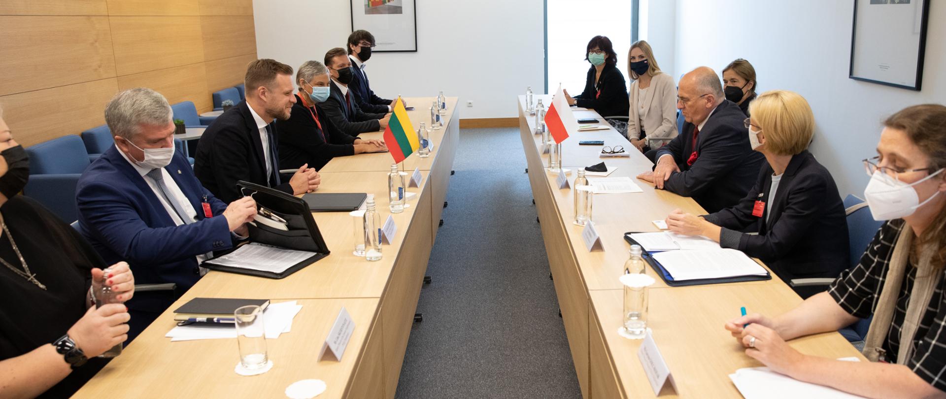 Rozmowy dwustronne ministra Zbigniewa Raua i ministra Gabrieliusa Lanndsbergisa