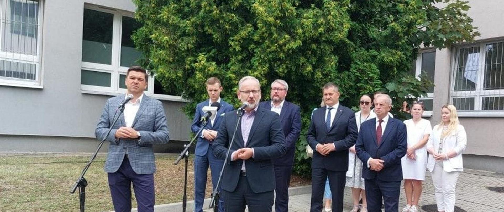 Minister Adam Niedzielski na konferencji prasowej w Lublinie
