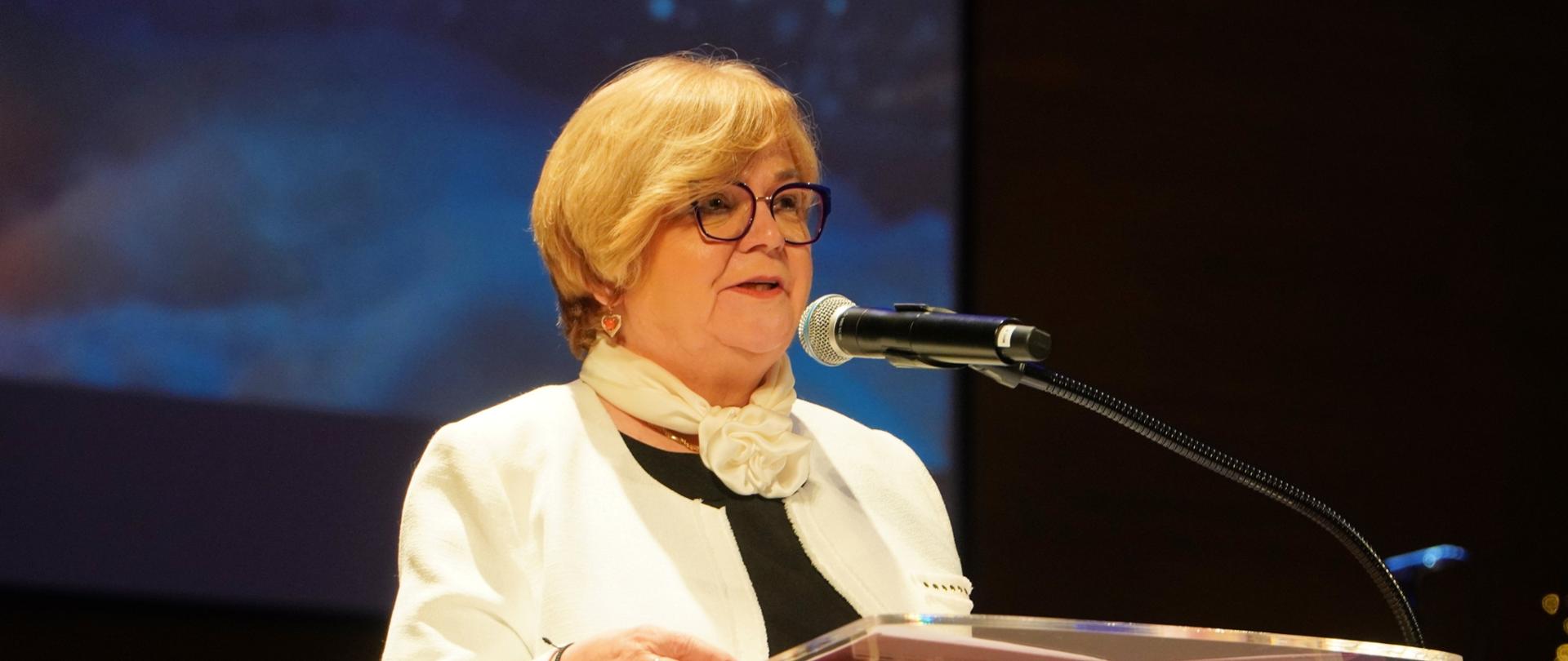 Zdjęcie przedstawia wojewodę podkarpackiego Teresę Kubas-Hul