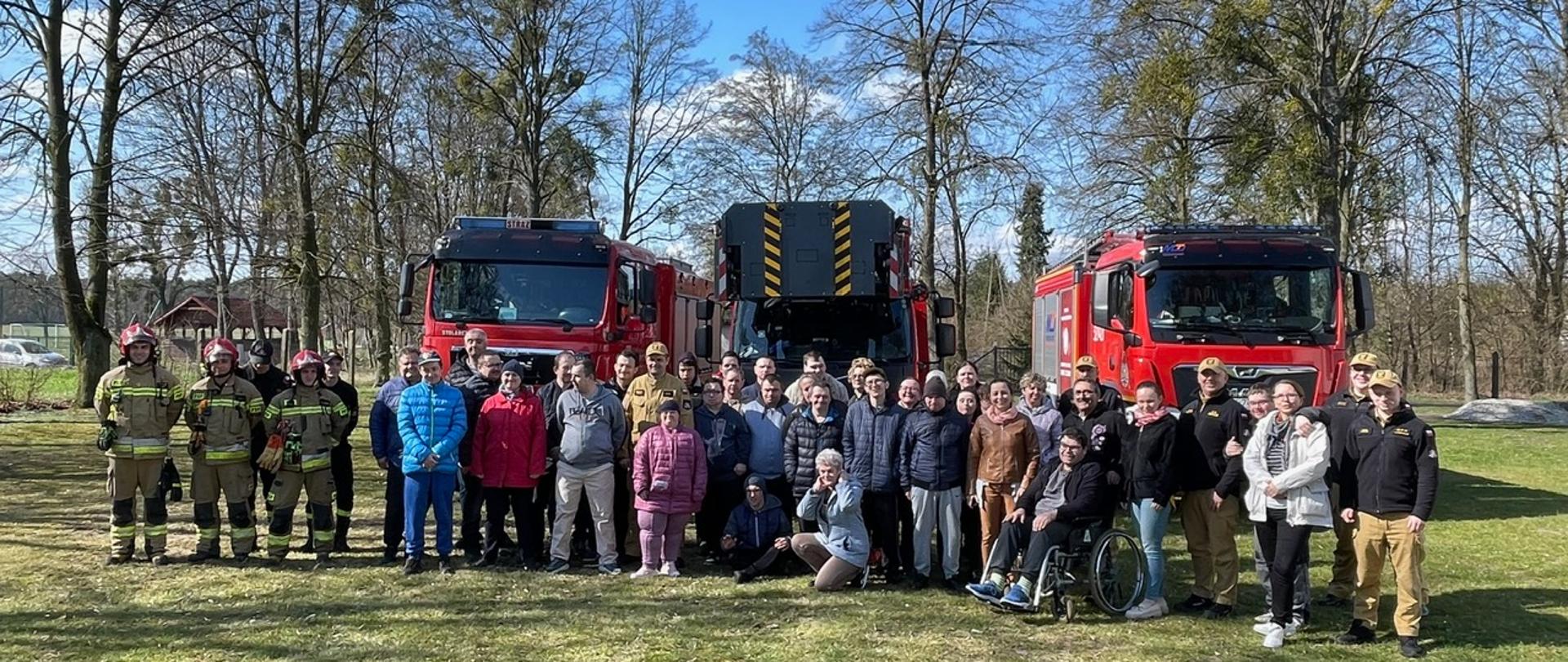 Wizyta strażaków w Warsztacie Terapii Zajęciowej w Wiardunkach