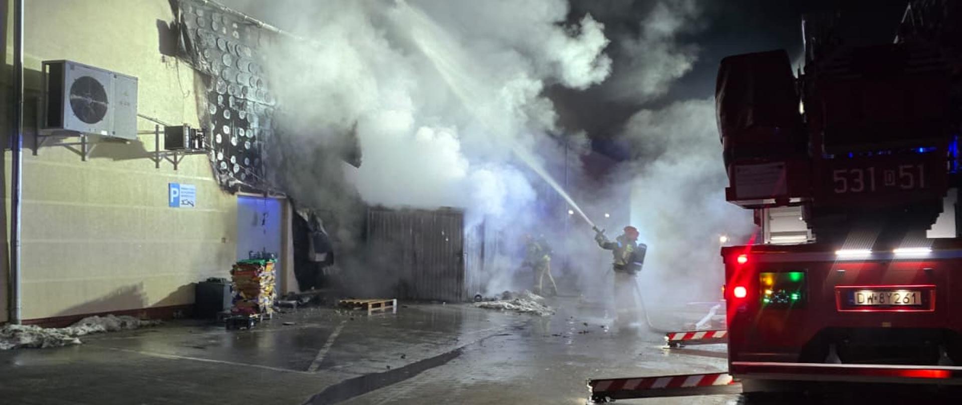 Pożar marketu w Polkowicach