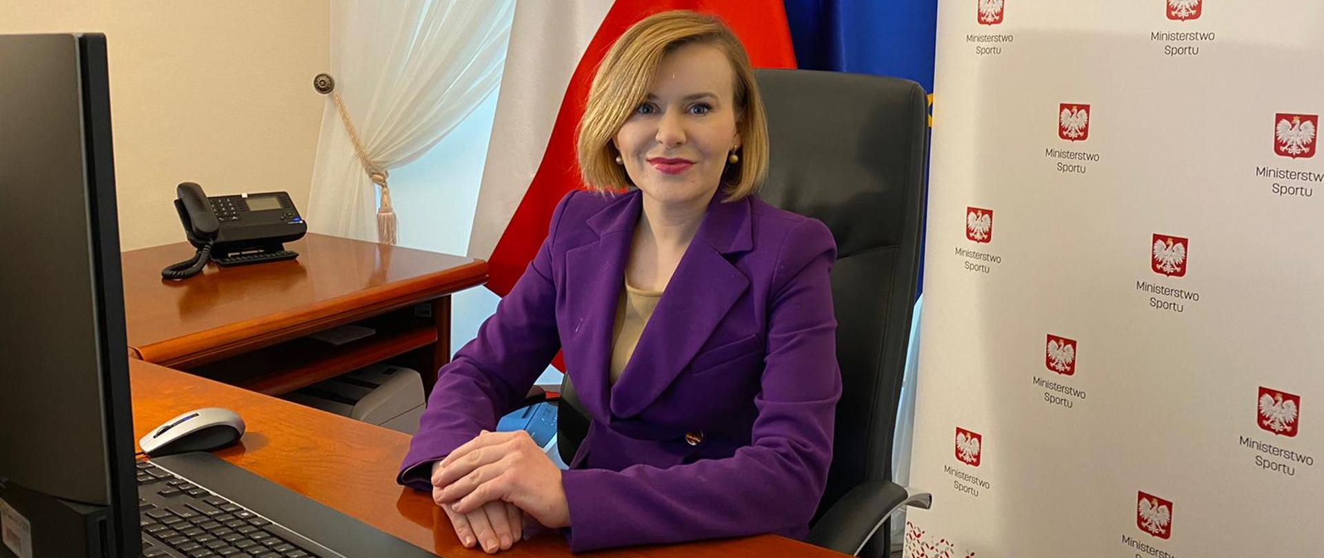 Sekretarz Stanu Anna Krupka podczas debaty "online" poświęconej programowi „Liderki w Sporcie".