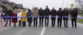 Wojewoda podlaski Bohdan Paszkowski na oficjalnym otwarciu wyremontowanej głównej drogi Księżyna