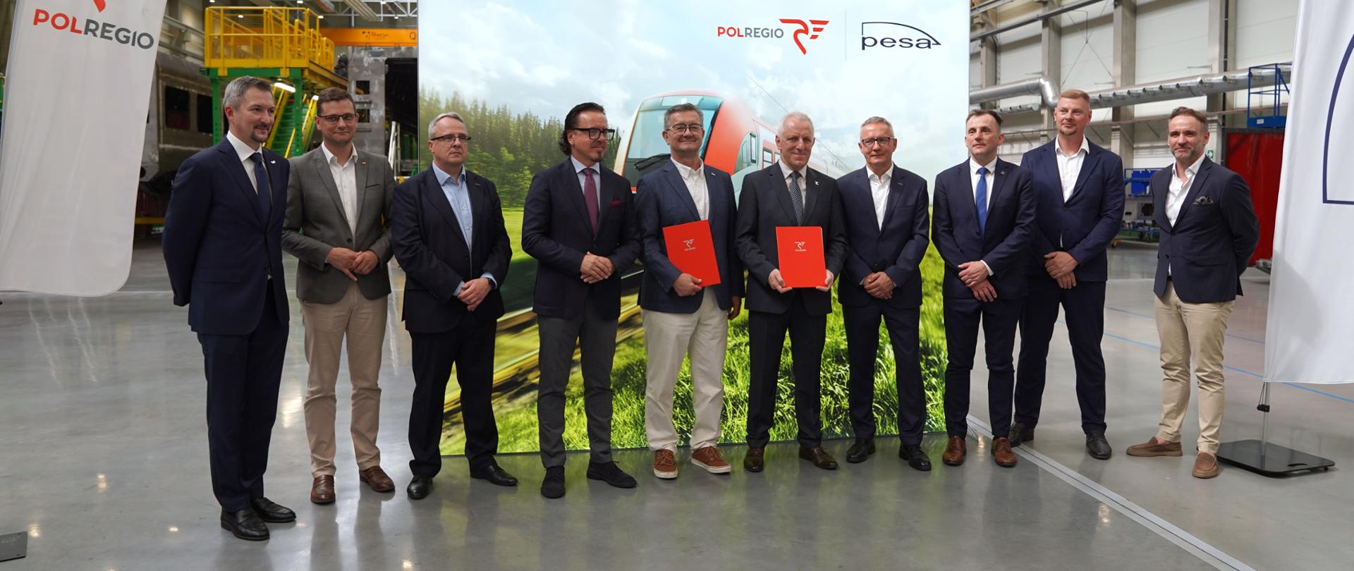 Minister Wojciech Balczun w zakładzie PESA Bydgoszcz S.A.