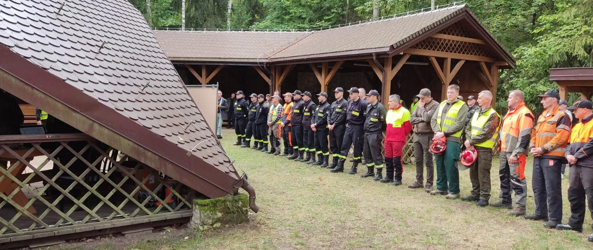 Zawody drwali- zdjęcie grupowe