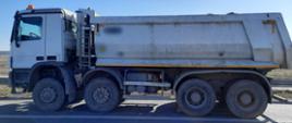 Zatrzymany do kontroli samochód ciężarowy przez patrol mazowieckiej Inspekcji Transportu Drogowego na drodze ekspresowej S8, pod Wyszkowem. Kierujący wywrotką miał był w stanie wskazującym na spożycie alkoholu. Oprócz tego pojazd był niesprawny technicznie i miał przekroczone naciski podwójnej osi napędowej na drogę.